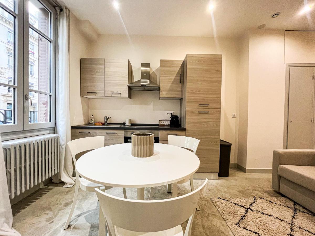 Suite Onyx Lyon Bagian luar foto